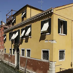 Al Palazzetto Venedik